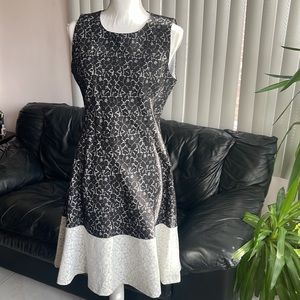 NWT Tommy Hilfiger short sleeve fit and flare dress size 10